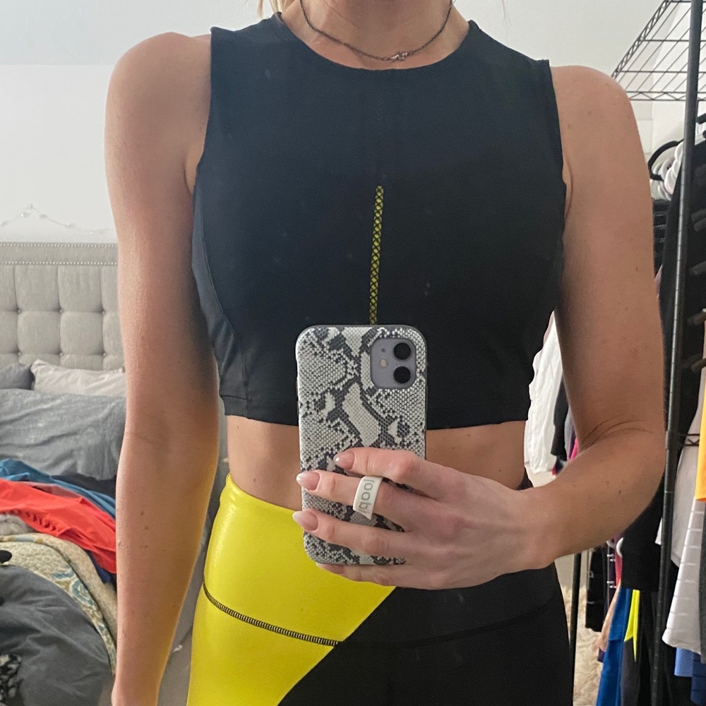 Lululemon crop top size 6